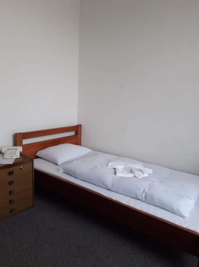 Hotel Apollo Valašské Meziříčí Habitación foto